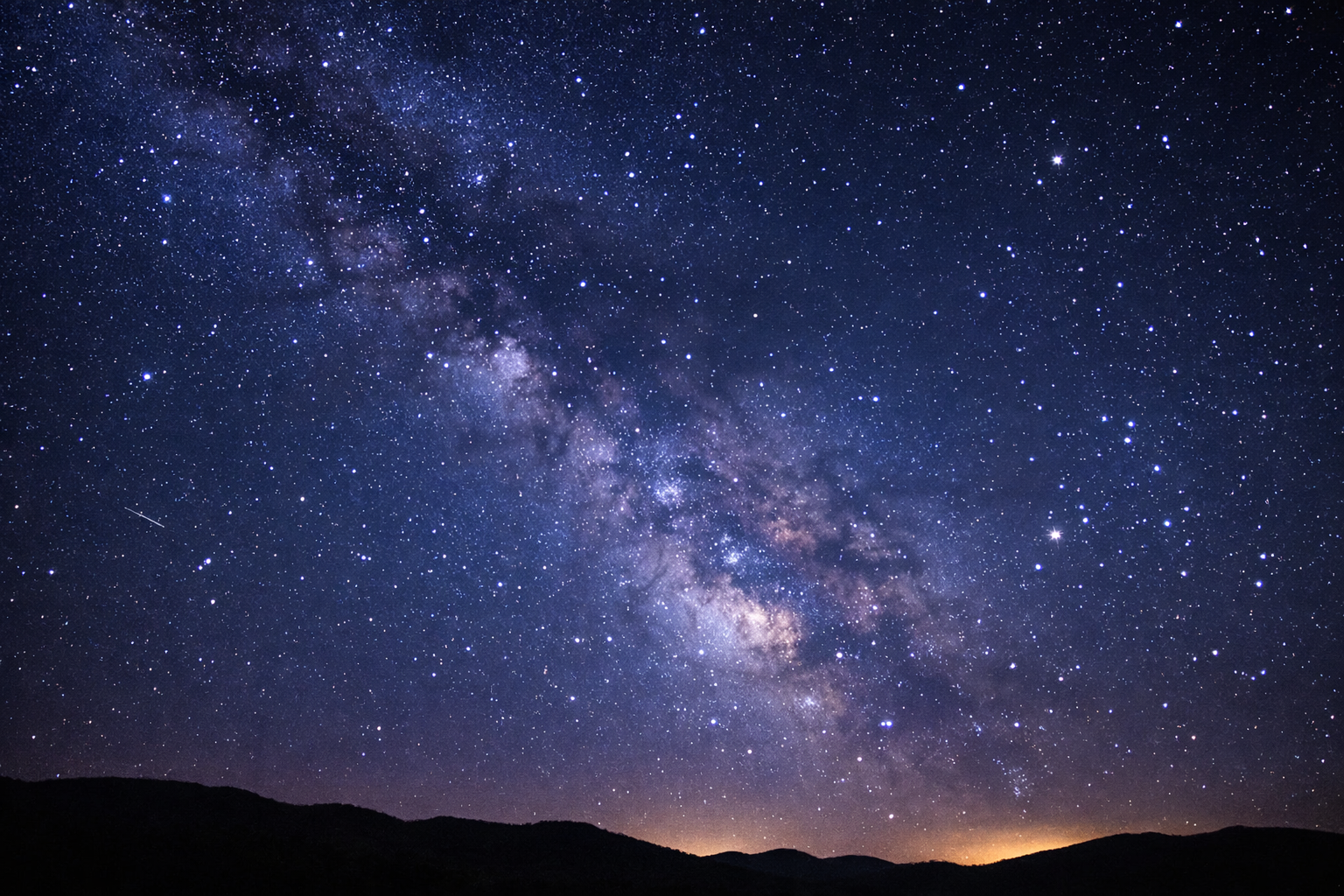 Mobil telefonla cekilmis yildizli gece gokyuzu